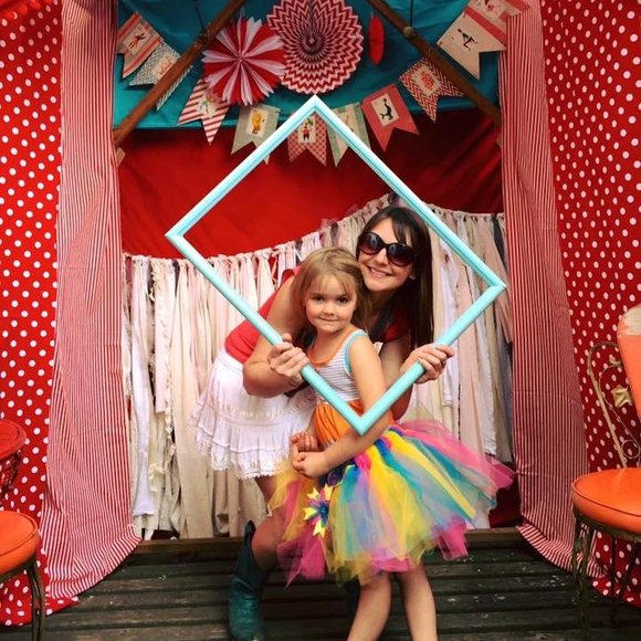 Meet your Posher, Hilliary - Picture 1 of 1